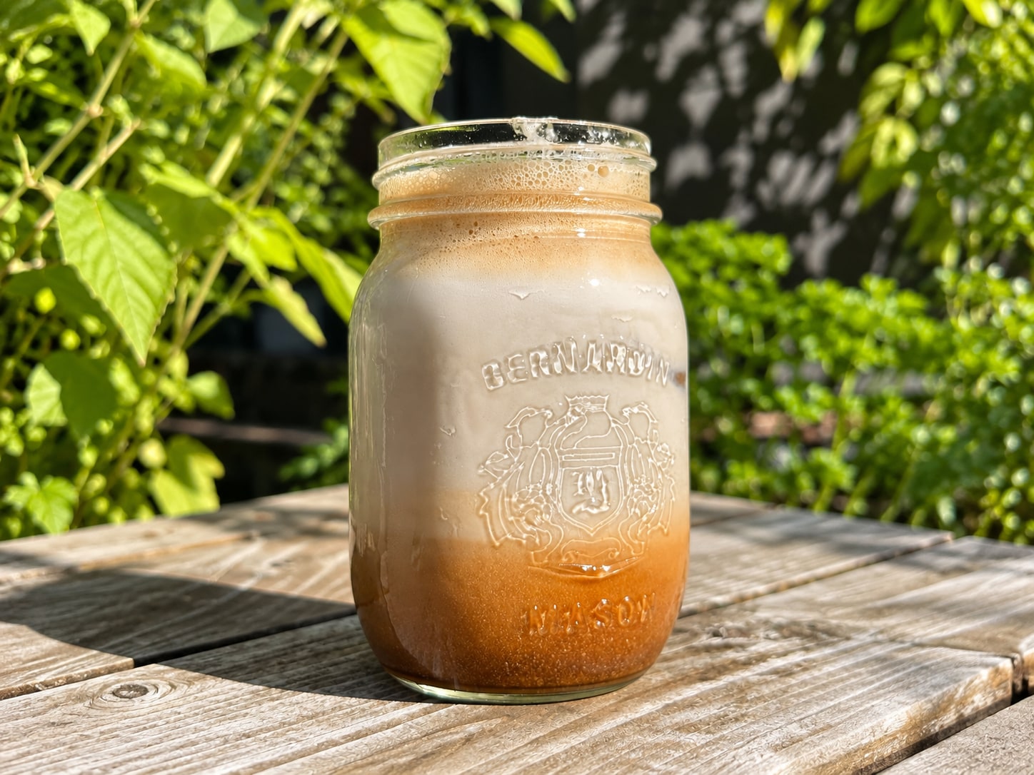 Espresso secoué glacé à la cassonade et lait de cajou